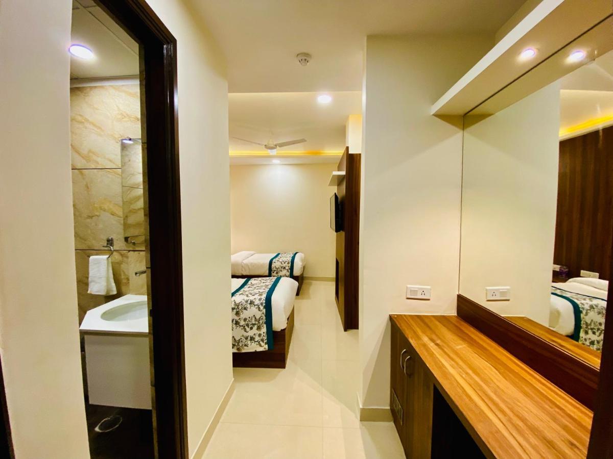 Hotel White House By An Hotels - Walking Distance From Golden Temple アムリトサル エクステリア 写真
