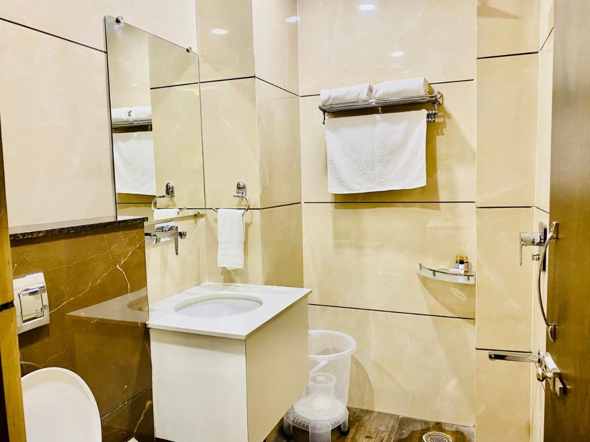 Hotel White House By An Hotels - Walking Distance From Golden Temple アムリトサル エクステリア 写真
