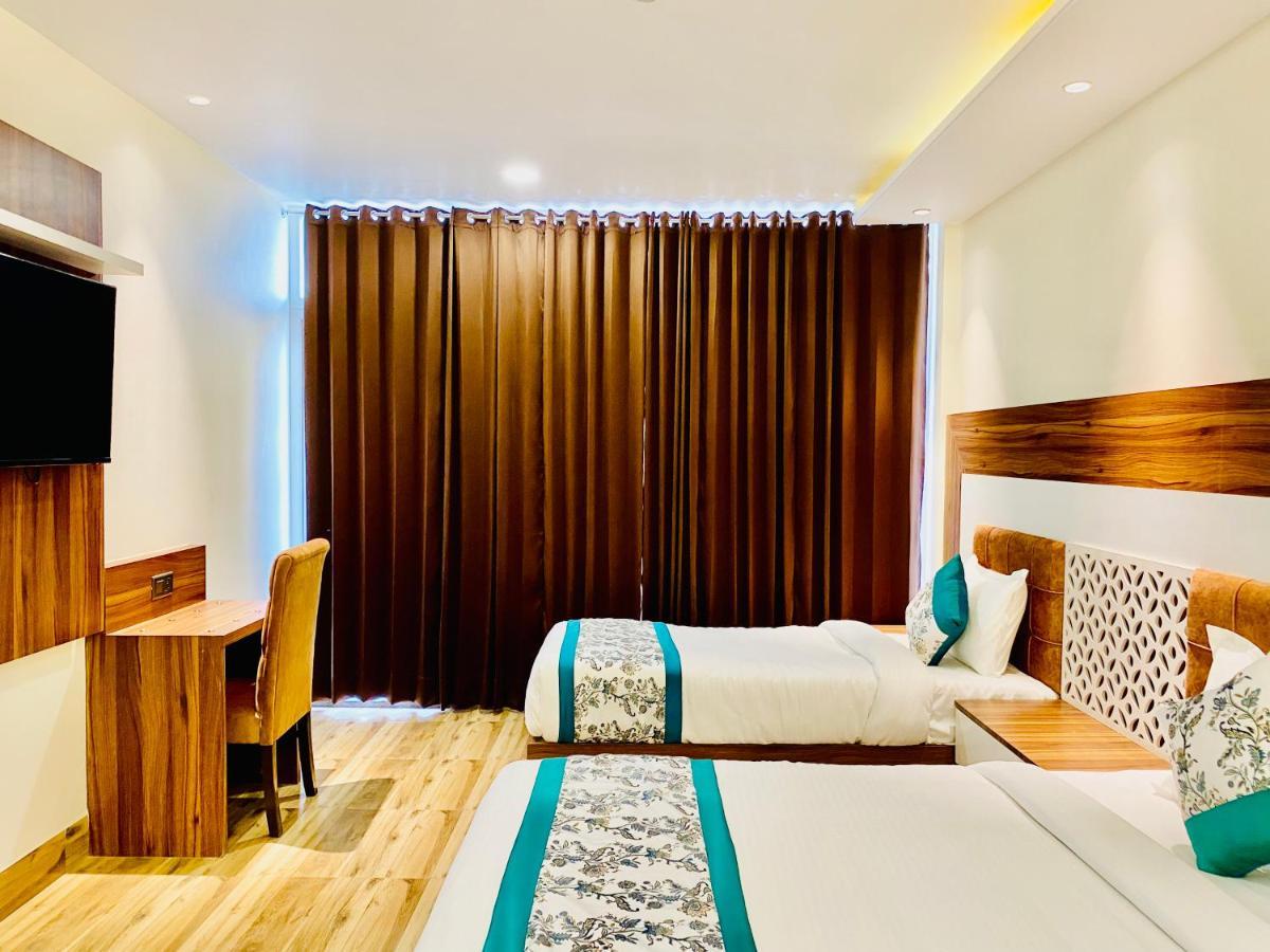 Hotel White House By An Hotels - Walking Distance From Golden Temple アムリトサル エクステリア 写真