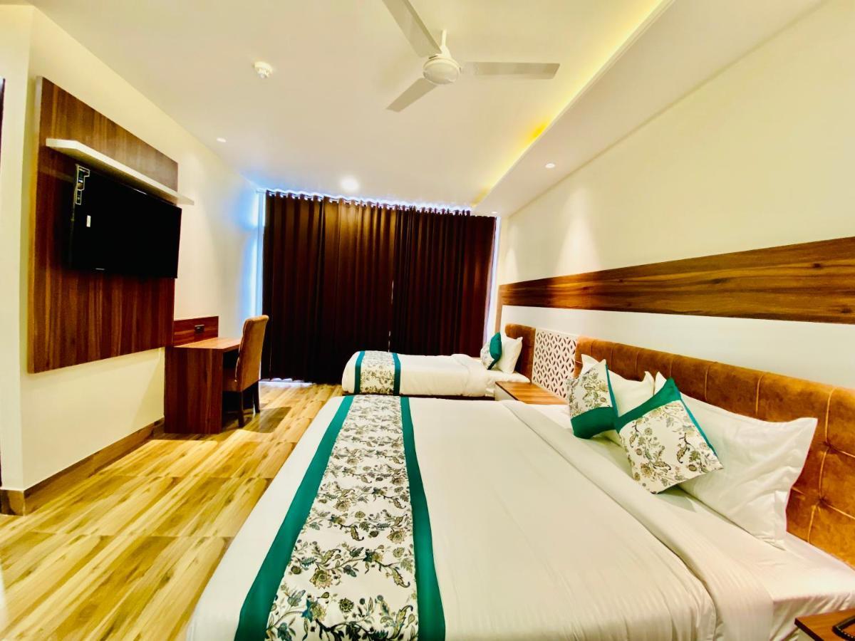 Hotel White House By An Hotels - Walking Distance From Golden Temple アムリトサル エクステリア 写真
