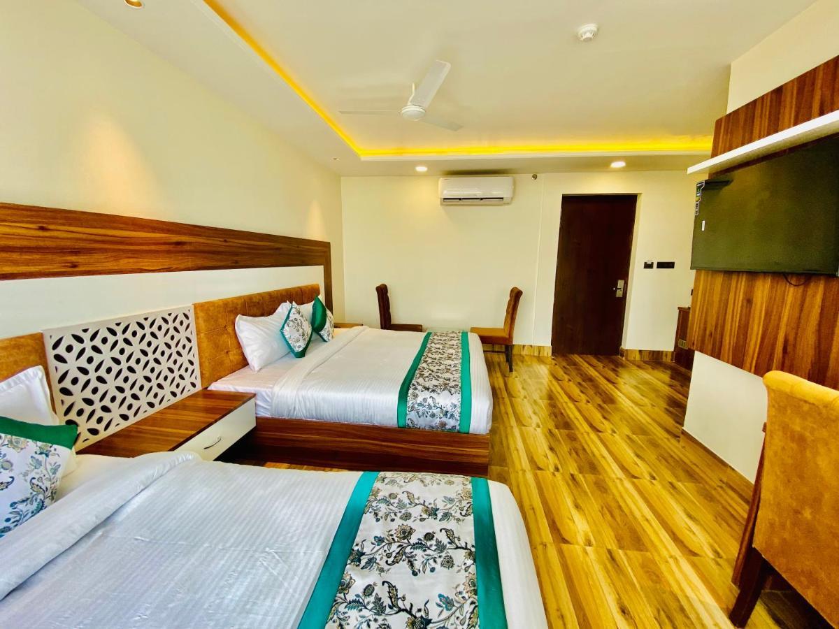 Hotel White House By An Hotels - Walking Distance From Golden Temple アムリトサル エクステリア 写真
