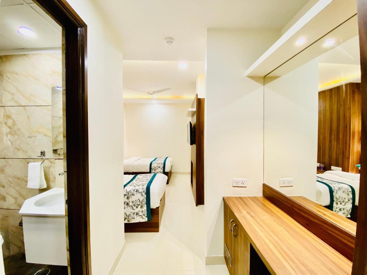 Hotel White House By An Hotels - Walking Distance From Golden Temple アムリトサル エクステリア 写真